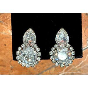 WEISS SIGNED ICE CRYSTAL CLEAR BRILLIANT RHINESTONES CLIP ON 1.25" EARRINGS EUC